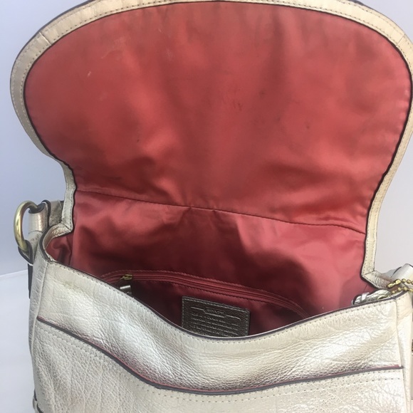 Gorgeous gold Coach shoulder bag - Picture 7 of 10